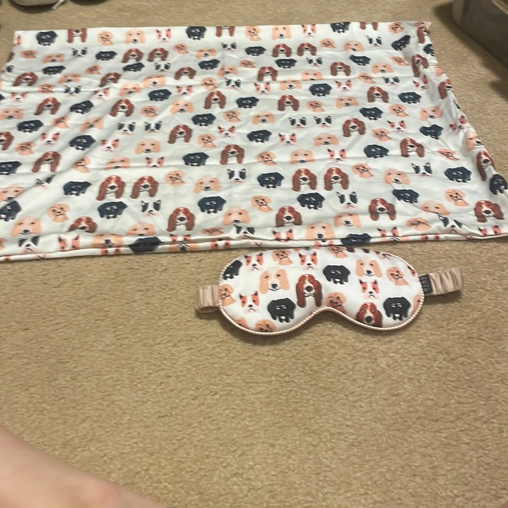 Eye mask and pillowcase set